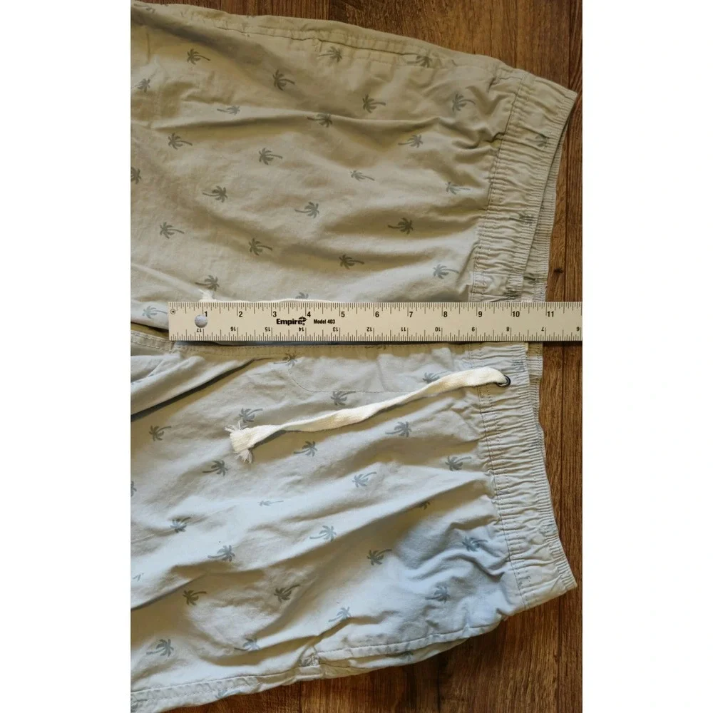 TRUNKS SURF & SWIM CO. STRETCH CHINO PALM PULL-ON LIGHT DENIM SHORTS SIZE MEDIUM